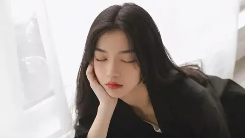 香港巴士铁棍插胸事故